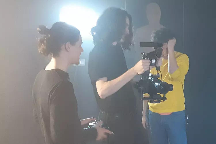 Mathias à la caméra sur le tournage